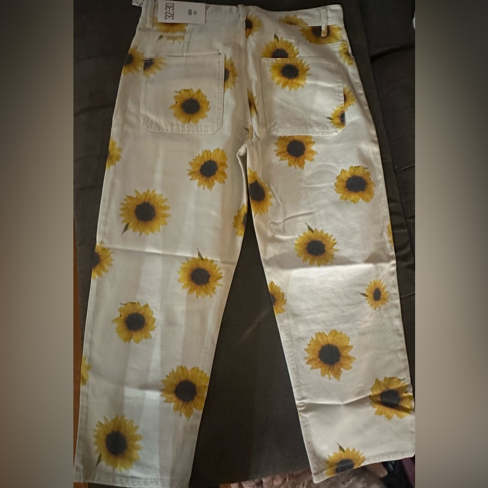BRAND NEW BDG Urban Outfitters denim fabric jeans,bow fit style/ sunflowers